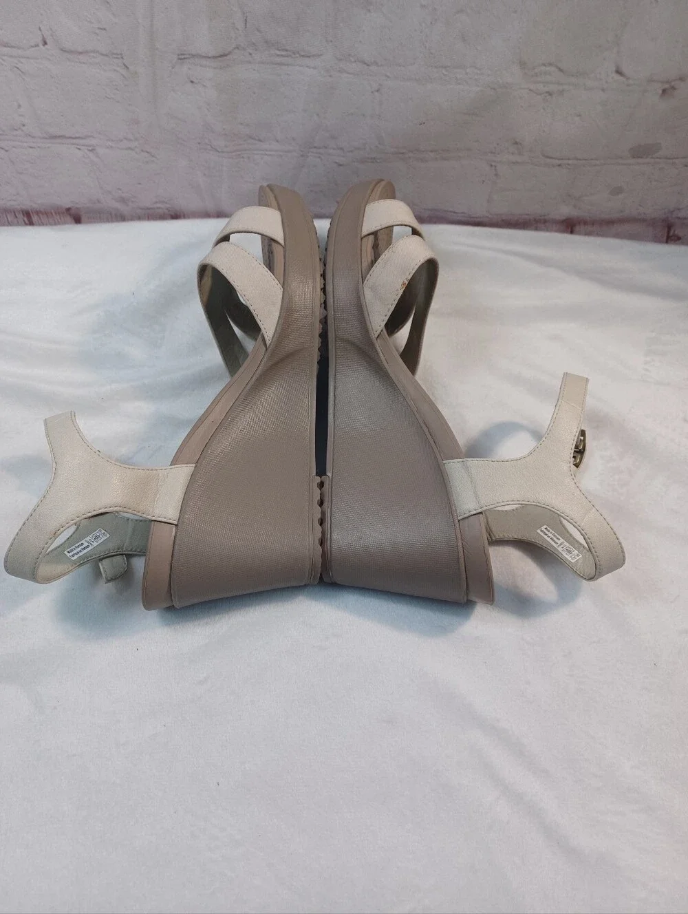 crocs leigh beige ankle strap wedge sandals women’s size 10